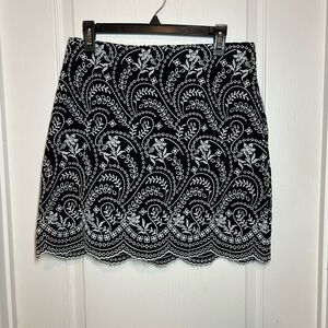 LOFT Elegant Black and White Patterned Skirt - Size 6